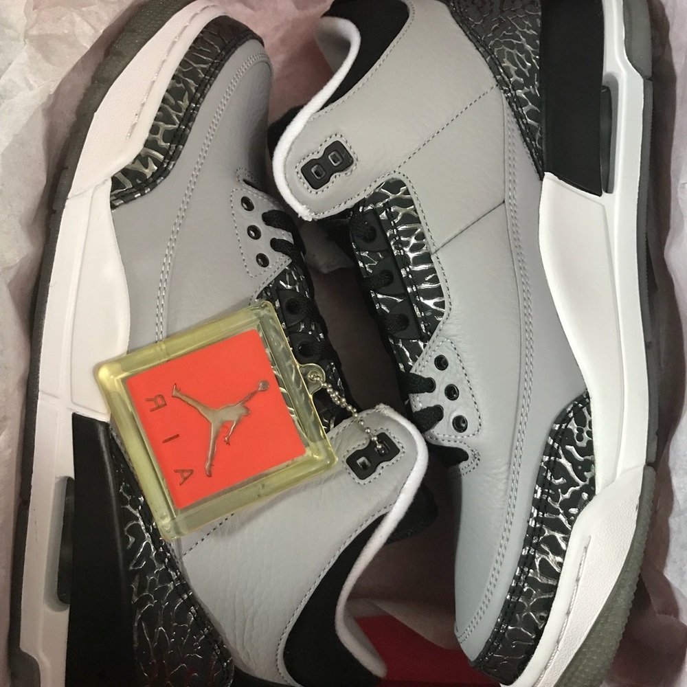 NEW! Authentic! Air Jordan 3 Retro “Wolf Grey”